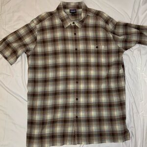 Patagonia Mens size XL - THREE PACK button up short sleeve shirts